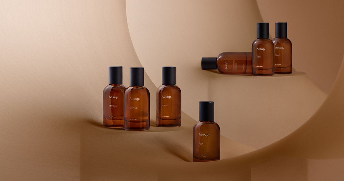 GIFT SUSTAINABLY PACKAGED,  NATURE-INSPIRED PERFUME