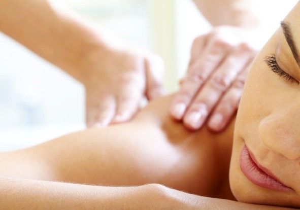 Pamper Your Partner To A Couple’s Spa Session